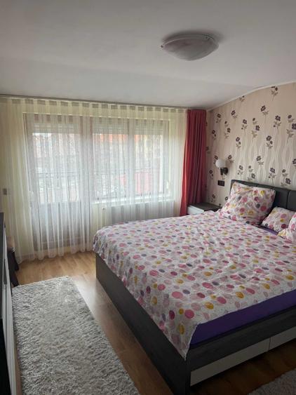Casă cu 4 camere în Sântandrei