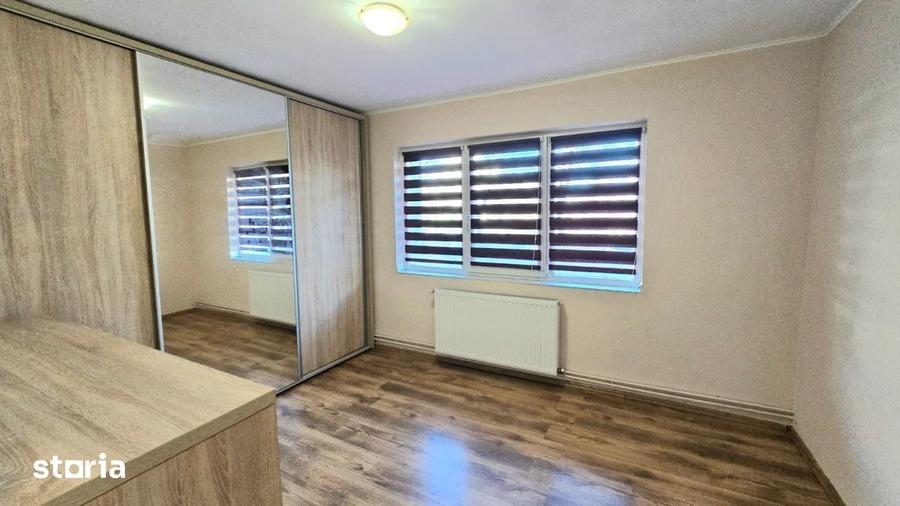 Apartament cu 3 camere decomandat în Micro 16