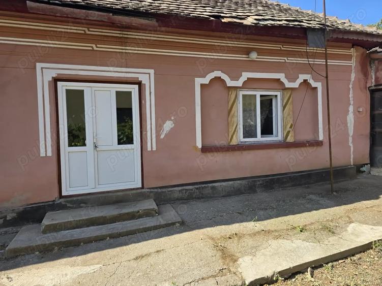 Casă cu 5 camere în Giubega