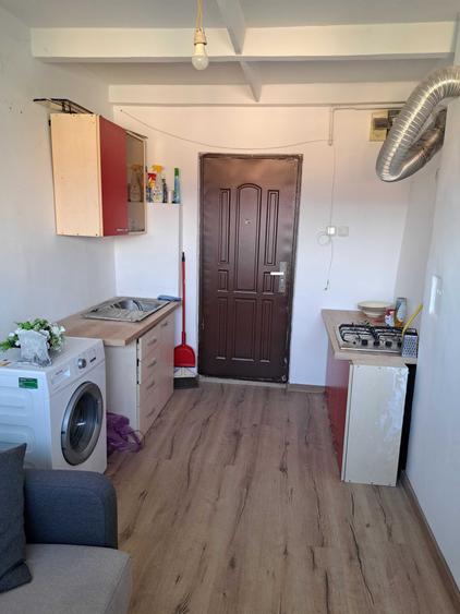 Camera/spatiu de vanzare Astra, Bulevardul Stefan cel Mare 10 mp Bloc de apartamente - 1