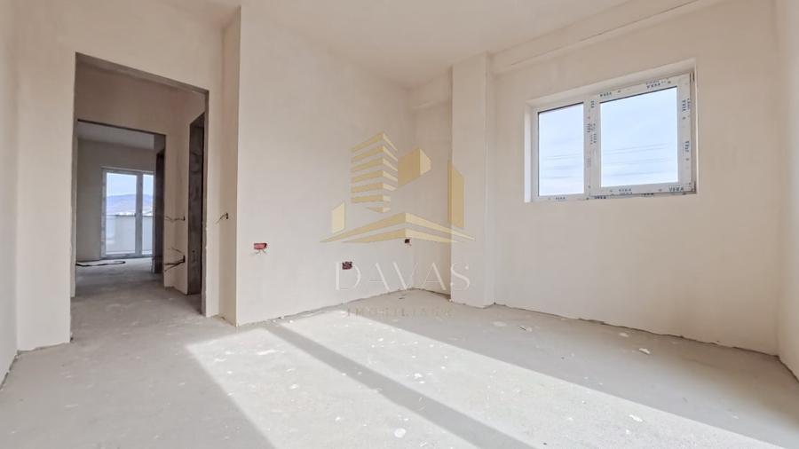 Apartament cu 3 camere semidecomandat în Baciu