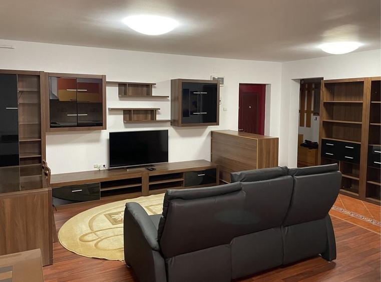 Apartament cu 3 camere decomandat în Dosu Bricii