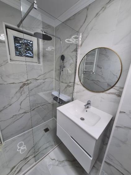 Apartament cu 3 camere semidecomandat în Tomis Nord
