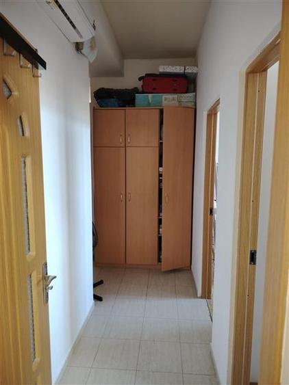 Apartament cu 3 camere decomandat, mobilat în Dobroești
