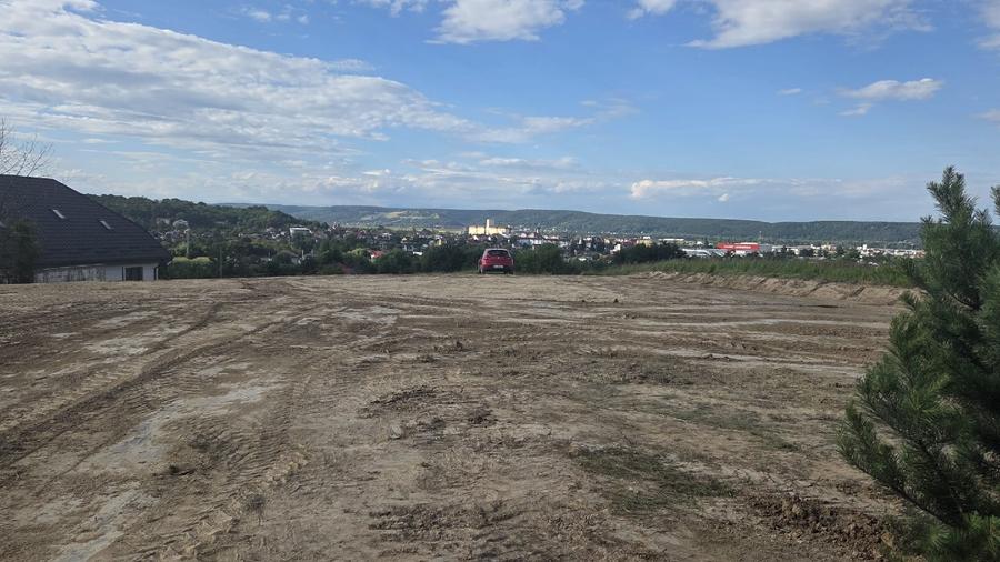 Teren Construcții intravilan de 1947 mp, în Uiasca