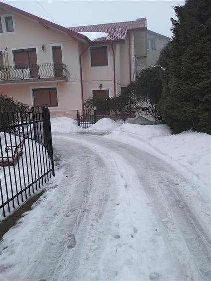 Duplex cu 6 camere cu Canalizare în 9 Mai
