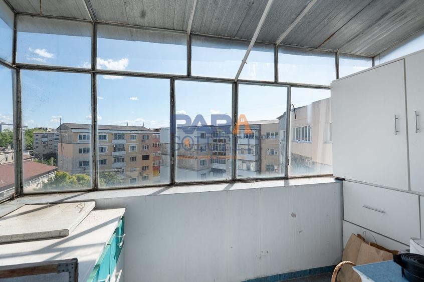 Apartament cu 4 camere decomandat, mobilat în Sud-Vest