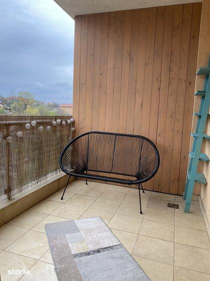 Apartament cu 2 camere decomandat, mobilat în Podu Roș