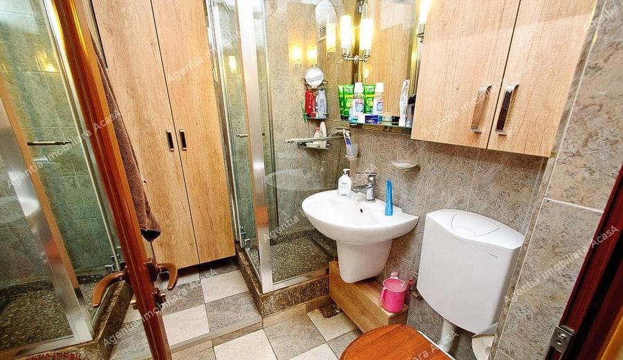 Apartament cu 3 camere decomandat, mobilat în Mazepa 1
