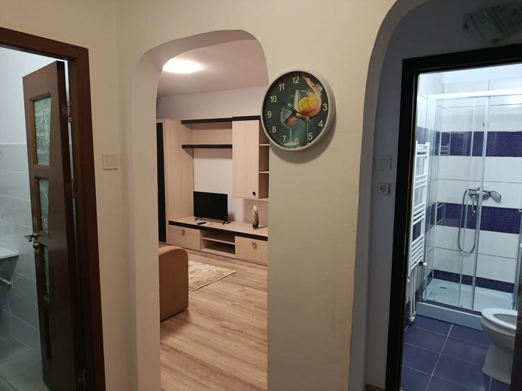 Garsonieră decomandată în Vărsătura