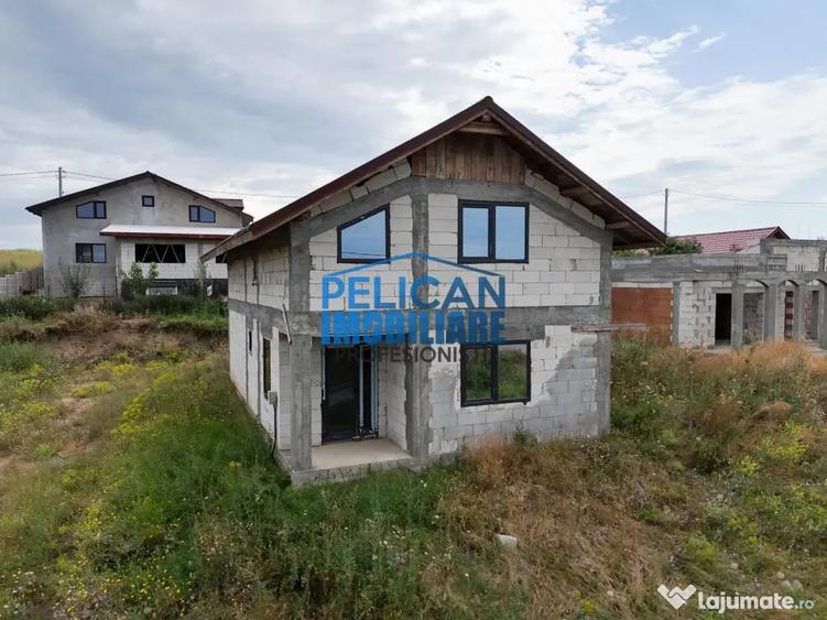 Casă cu 4 camere cu Teren 500 Mp în Malcoci