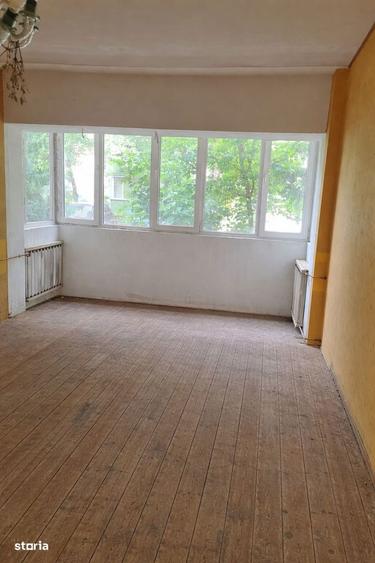 Apartament cu 4 camere decomandat în Pipera