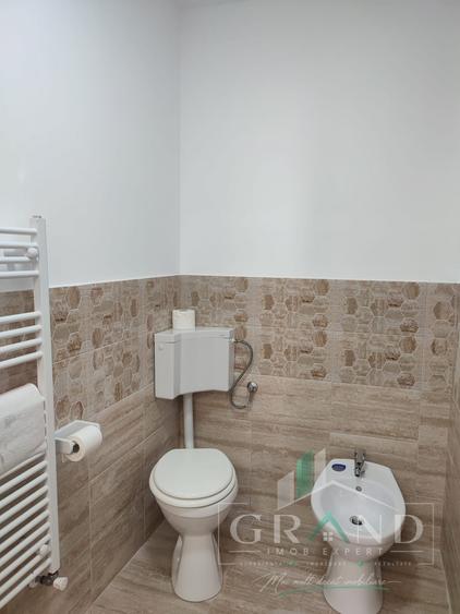 Spațiu comercial, de 90 mp, în Central
