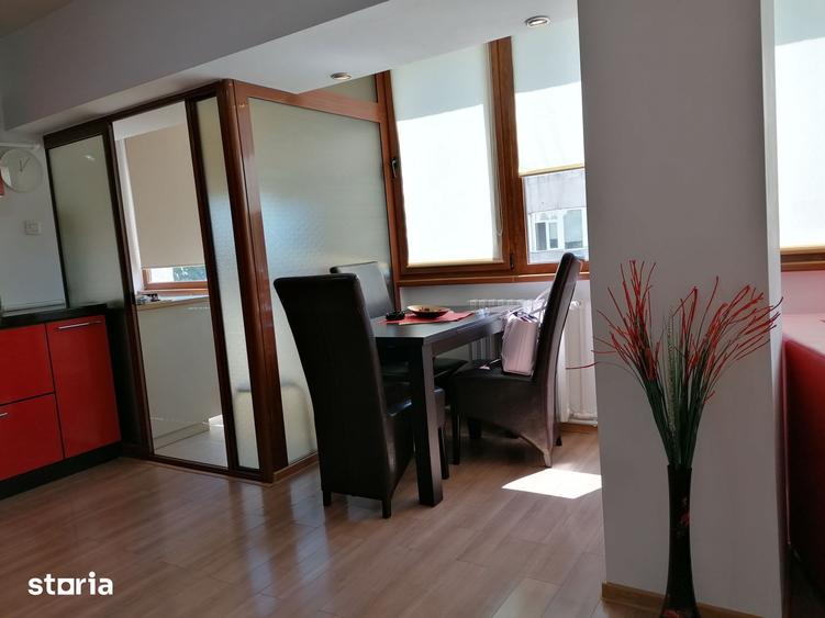 Apartament cu 3 camere, mobilat în Tomis III