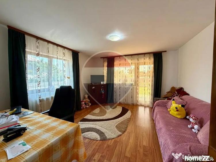 Casă cu 4 camere cu Teren 720 Mp în Vânători