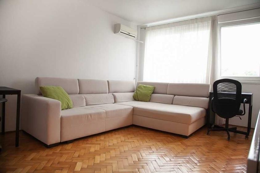 Apartament cu 2 camere decomandat în Basarabia