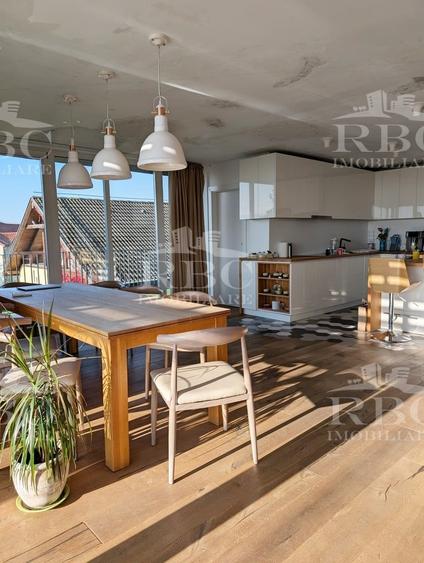 Penthouse cu 3 camere decomandat în Grigorescu