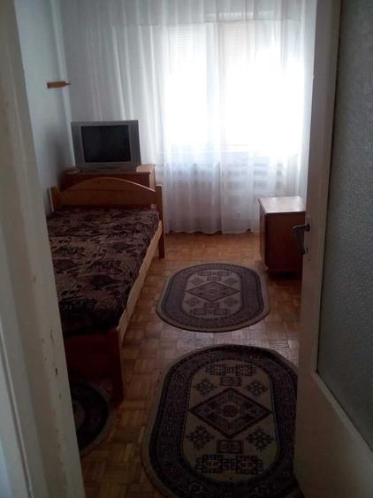 Apartament cu 4 camere semidecomandat în Inel II