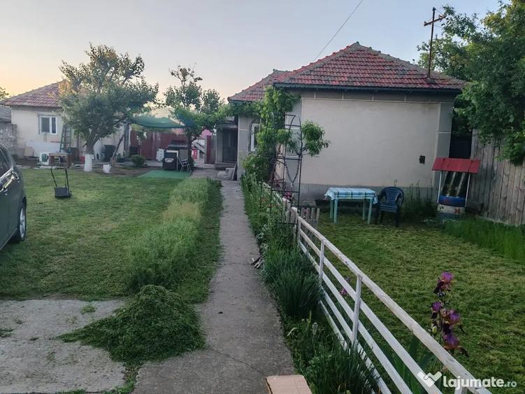Casă cu 3 camere în Cogealac