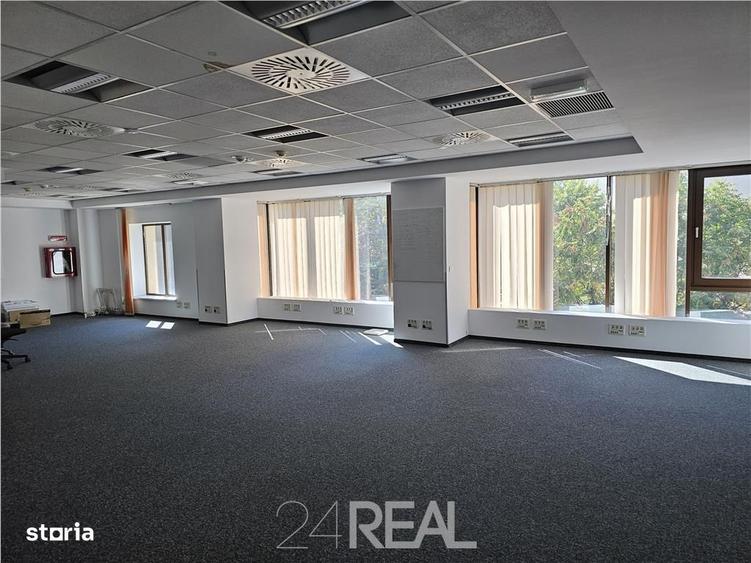 Spațiu comercial, de 821 mp, în Universitate