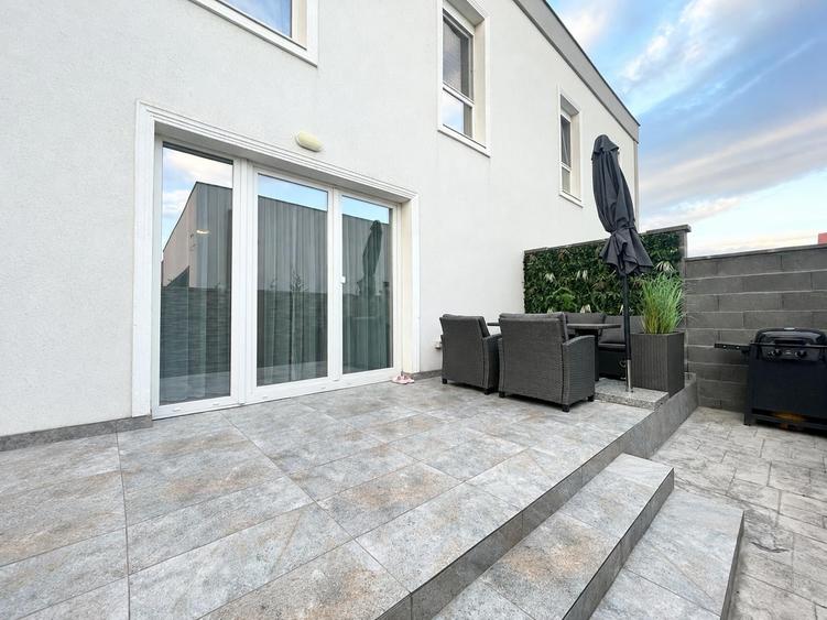 Duplex cu 4 camere cu Teren 273 Mp în Urseni