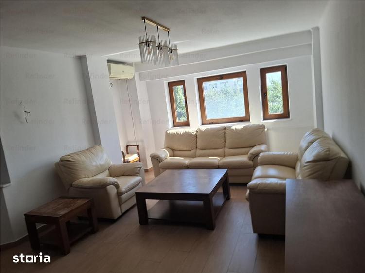 Apartament cu 3 camere decomandat în Centrul Civic