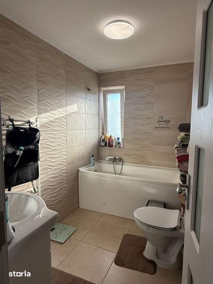 Casă cu 4 camere cu Teren 250 Mp în Clinceni