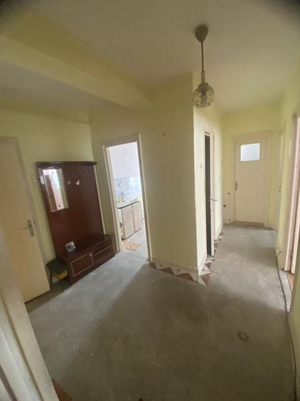 Apartament cu 3 camere decomandat în Târgu Ocna