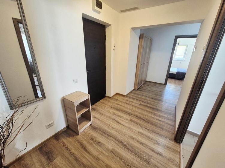 Apartament cu 3 camere decomandat în Ciritei