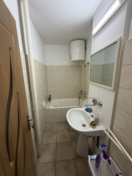 Garsonieră decomandată în Central