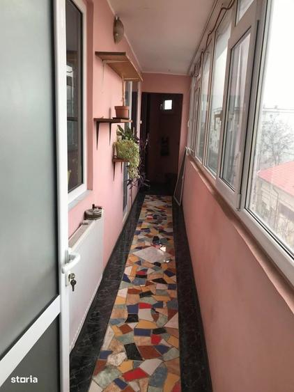 Apartament cu 4 camere în Micro 18