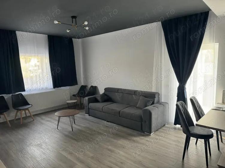 Apartament cu 3 camere decomandat în Centrul Istoric