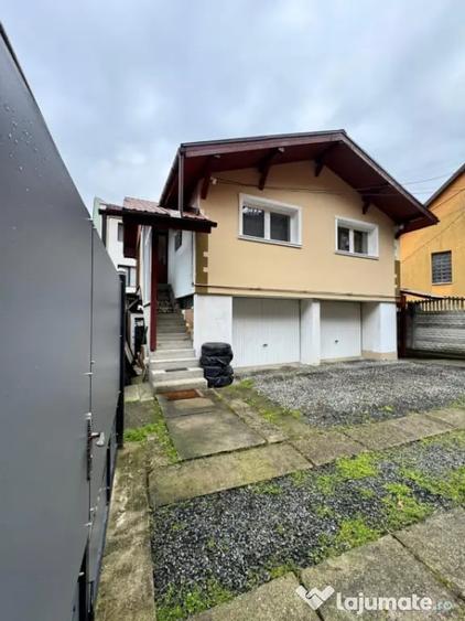 Casă cu 3 camere cu Teren 400 Mp în Valea Roșie