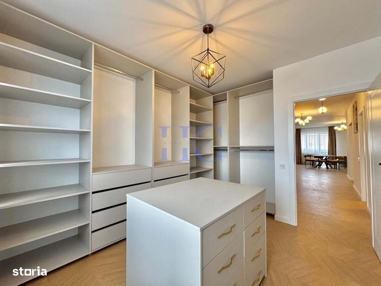 Apartament cu 4 camere decomandat în Central