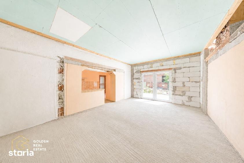 Casă cu 4 camere cu Teren 1554 Mp în Central
