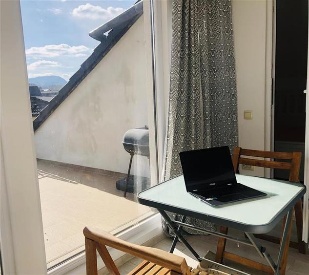 Apartament cu 4 camere decomandat, mobilat în Tractorul