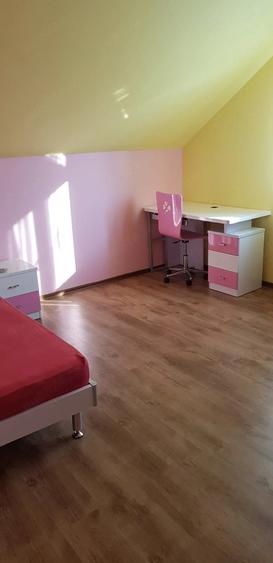 Casă cu 18 camere cu Teren 510 Mp în Central