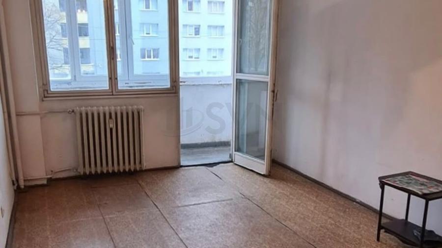 Apartament cu 3 camere decomandat în Lacul Tei