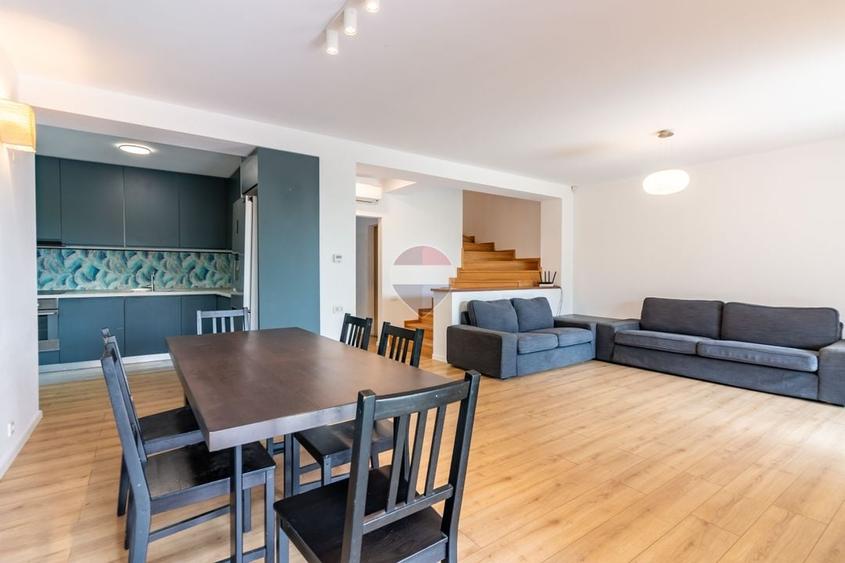 Casă individuală cu 6 camere cu Teren 751 Mp în Corbeanca