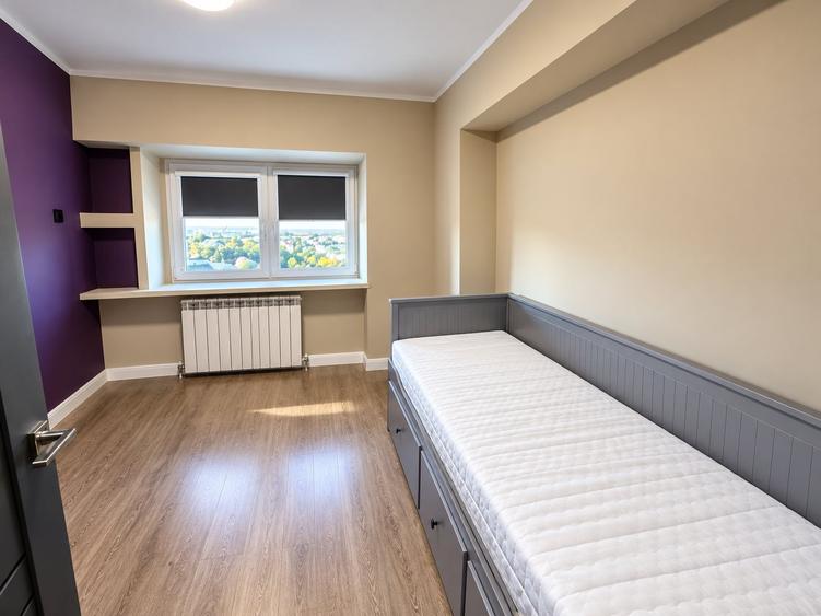 Apartament cu 4 camere decomandat, mobilat în Nicolina