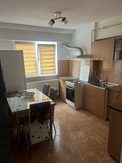 Garsonieră decomandată în Ostroveni