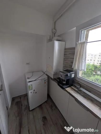 Garsonieră decomandată în Scriitorilor