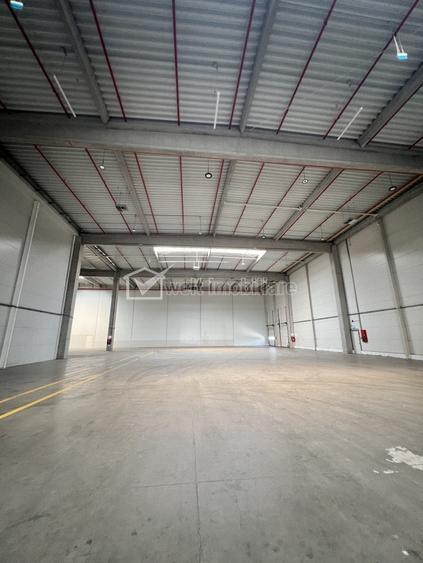 Spațiu comercial, de 2,200 mp, în Central