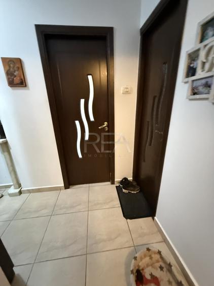 Apartament cu 3 camere decomandat, mobilat în Drumul Taberei