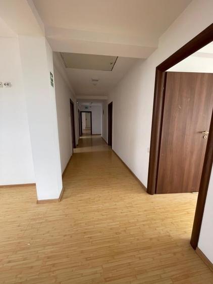 Casă individuală cu 7 camere cu Canalizare în Prelungirea Ghencea