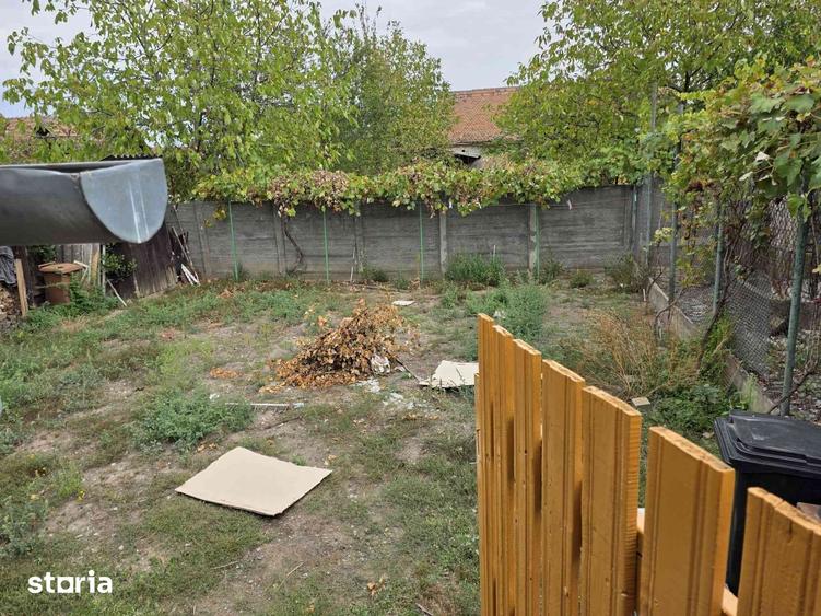 Casă cu 4 camere decomandat cu Teren 700 Mp în Central