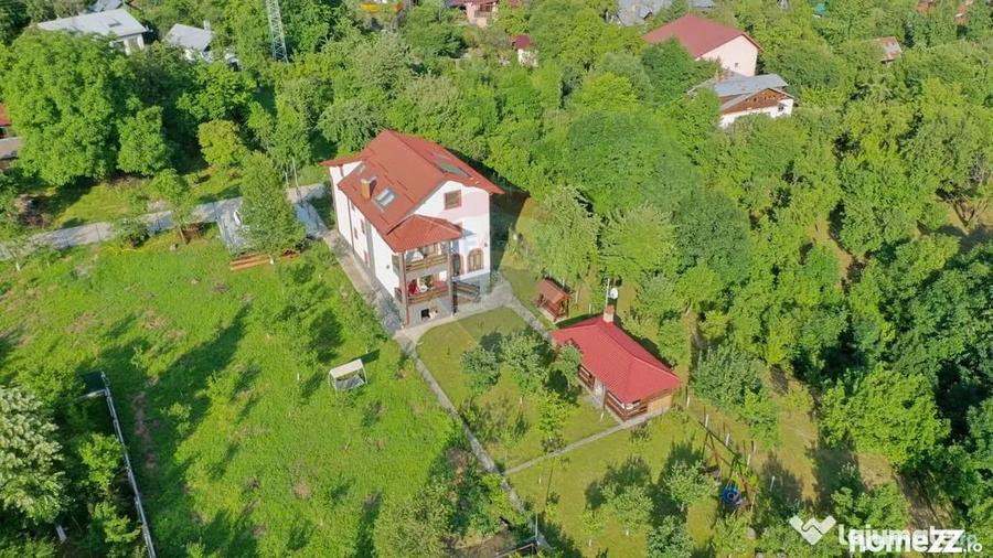 Casă cu 8 camere cu Teren 2130 Mp în Nistorești