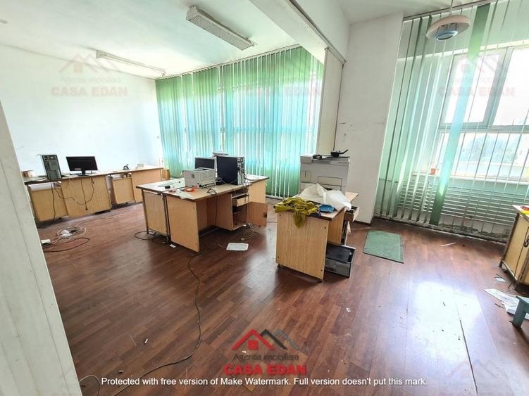 Birou, de 4,471 mp, în Central