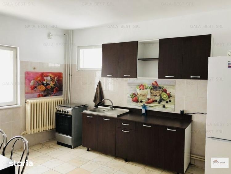Casă cu 5 camere cu Teren 150 Mp în Vatra Luminoasă