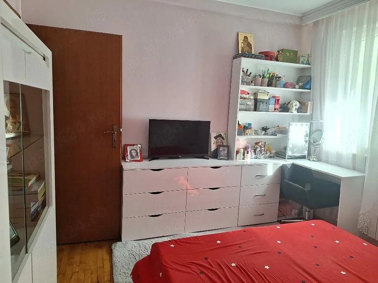 Apartament cu 2 camere semidecomandat, mobilat în Central